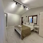 Ortakoey Tiny One Otel
