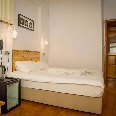 Ortakoey Tiny One Hotel 2*