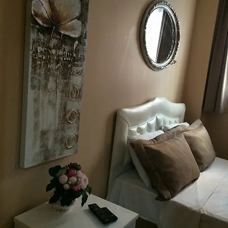 Ortakoey Tiny One 호텔