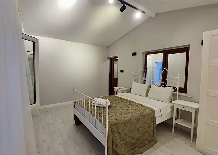 Ortakoey Tiny One Hotel